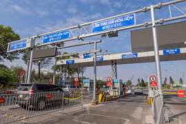 Sân bay Nội Bài mở 3 làn thu phí không dừng 