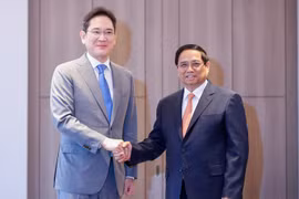 Thủ tướng Phạm Minh Chính tiếp ông Lee Jae Yong, Chủ tịch tập đoàn Samsung (Ảnh: VGP/Nhật Bắc)
