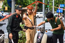 Bộ Công an bỏ quy định ghi hình, người dân giám sát CSGT làm việc thế nào? 
