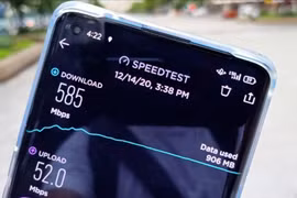 Tốc độ tải xuống trung bình của 5G cần đạt 100 Mbit/s tại các khu vực có phủ sóng dịch vụ.