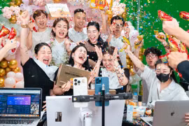 Chiến thần livestream phải nộp thuế thế nào sau những phiên doanh thu trăm tỷ?