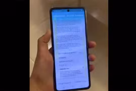 Mẫu điện thoại Galaxy Z Flip (ảnh cắt từ clip)