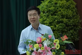 ông Võ Văn Thưởng, Ủy viên Bộ Chính trị, Thường trực Ban bí thư phát biểu tại buổi tiếp xúc cử tri Đà Nẵng hôm 13/5