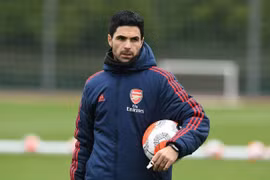 HLV Arteta dương tính với virus Corona