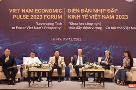 Các diễn giả tại phần giao lưu của Diễn đàn