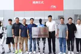 Li Ning hợp tác với công ty sản xuất robot. Ảnh: Nikkei Asia