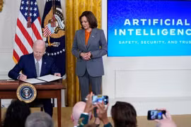 Tổng thống Hoa Kỳ Joe Biden ký sắc lệnh về AI