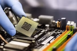 Doanh số chip toàn cầu dự báo tăng 13% trong năm nay sau năm 2023 đầy sóng gió 