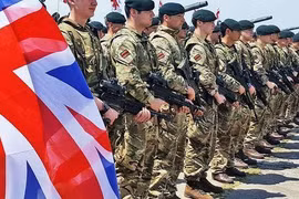 Quân đội Anh sẽ được triển khai tới Ukraine (ảnh Daily Express)