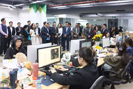 Đoàn các giám đốc điều hành các công ty hội viên VDCA thăm trụ sở Sconnect tại Hà Nội