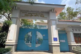 Trường THPT Nguyễn Hữu Thọ, nơi nữ sinh nhảy từ lớp học tầng 3 xuống đất