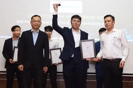 Công ty SCS nhận danh hiệu "Chìa khóa vàng" năm 2022 ở hạng mục "Sản phẩm an toàn thông tin triển vọng xuất sắc".