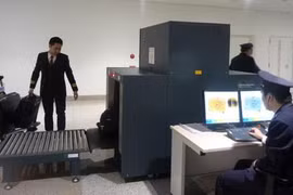 Hành lý của khách lên máy được ứng dụng công nghệ để soi chiếu
