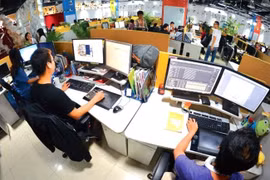  Trong năm 2016, VNCERT ghi nhận sự lây lan rất nhanh của mã độc mã hóa dữ liệu để tống tiền Ransomware. Mã độc này luôn có các biến thể mới, lây lan qua nhiều hình thức, đem lại những nguồn lợi khổng lồ cho tin tặc mà người bị hại gần như không có lựa c