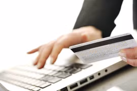 Một trong những cách hữu hiệu để đảm bảo an toàn cho giao dịch trực tuyến là luôn sử dụng mật khẩu mạnh và thường xuyên thay đổi mật khẩu
