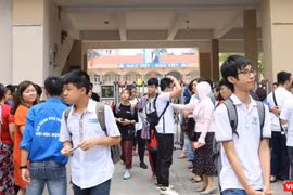 Thí sinh thi vào lớp 10. Ảnh: Minh Thúy