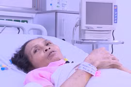 Cứu sống người phụ nữ bị khối u máu khổng lồ kích thước tới 30cm