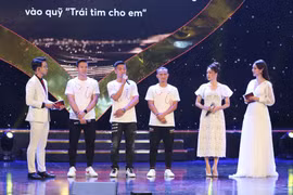 Bộ ba cầu thủ Nguyễn Trọng Hoàng, Quế Ngọc Hải và Bùi Tiến Dũng 