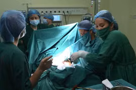 Ca phẫu thuật bắt con của sản phụ ung thư giai đoạn cuối