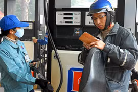 Giá xăng dầu tiếp tục giảm từ 15 giờ chiều 19/1.