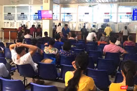Bệnh nhân chờ khám bệnh. 