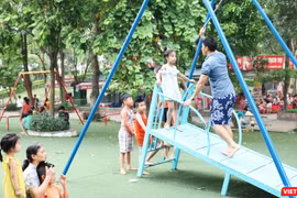 Trẻ em vui chơi 