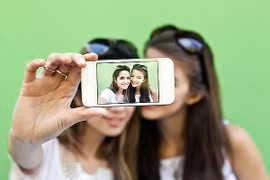 Nguy cơ lộ thông tin cá nhân vì... tự sướng