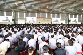 Ông Trần Bá Dương, Chủ tịch HĐQT THACO đọc thông điệp đầu năm tạo động lực để THACO phát triển trong năm 2019 và tương lai.