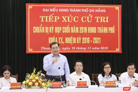 Ông Huỳnh Đức Thơ, Chủ tịch UBND TP Đà Nẵng trả lời ý kiến cử tri quận Thanh Khê tại buổi tiếp xúc diễn ra sáng 19/11