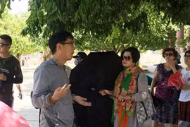 Tình trạng người nước ngoài nhập cảnh đến Đà Nẵng để làm hướng dẫn viên chui, tổ chức đánh bạc qua internet, lừa đảo,... đang là bài toán nan giải cho địa phương