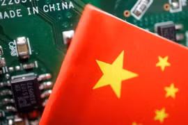 Trung Quốc đang gặp khó trước lệnh hạn chế mới của Mỹ. Ảnh: SCMP.