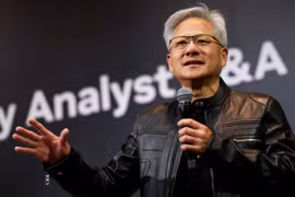 Jensen Huang, đồng sáng lập kiêm CEO của Nvidia Corp., phát biểu trong buổi họp báo vào ngày 21 tháng 5 năm 2025.