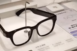 Kính thông minh hỗ trợ AI của Xiaomi. Ảnh: SCMP/
