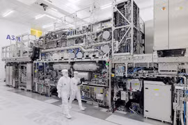 Hình ảnh tại một nhà máy sản xuất của ASML (Ảnh: SCMP)