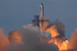 Phi thuyền Starship gắn với tên lửa đẩy Super Heavy được phóng lên từ bãi phóng của SpaceX ở bang Texas (Mỹ) ngày 26/8.