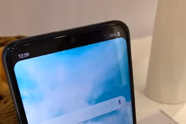 Nguyên mẫu LG G7 (Neo) bất ngời bị lộ trong triển lãm MWC 2018 diễn ra tại Barcelona. Nguồn: Ynet