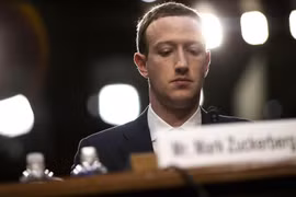 Trong phiên điều trần thứ 2 trước Quốc hội Mỹ, ông Zuckerberg đã thừa nhận chính dữ liệu của mình cũng bị bán cho CA. Nguồn: BBC