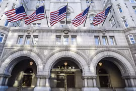 Khách sạn Quốc tế Trump tại Thủ đô Washington tiêu tốn của Tổng thống Mỹ 200 triệu USD phí tu bổ vào năm 2016. Nguồn: CNN