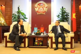 Thứ trưởng Bộ TT&TT Phan Tâm tiếp Tổng Thư ký ITU Zhao Houlin. 