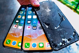 iPhone X nổi tiếng là có mặt lưng cực kỳ "nhạy cảm" với giá thay thế không hề rẻ