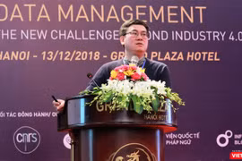 Đồng sáng lập và Giám đốc Học viện AI Nguyễn Xuân Hoài phát biểu tại Hội thảo “Quản lý dữ liệu: Thách thức vượt tầm công nghiệp 4.0” do Orchestra Networks và Smart-up đồng tổ chức