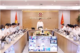 Bộ trưởng Bộ TT&TT Nguyễn Mạnh Hùng phát biểu tại hội nghị. Ảnh Mic