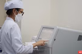 Dừng thanh toán theo chế độ BHYT cho các xét nghiệm sẽ ảnh hưởng nghiêm trọng đến tính mạng người bệnh và quyền lợi tài chính của bệnh nhân (Ảnh: BV Chợ Rẫy) 