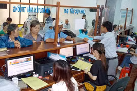 TP.HCM gửi kiến nghị tới Thủ tướng Chính phủ xem xét bổ sung mỗi phường 2 công chức vì hiện tại mỗi người phục vụ bình quân 1.343 người dân
