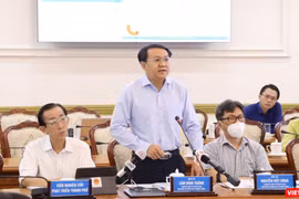 Giám đốc Sở TTTT TP.HCM - ông Lâm Đình Thắng cập nhật tình hình công tác chuyển đổi số của TP tại cuộc họp sáng 4/8
