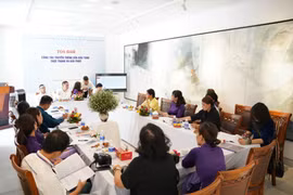Tọa đàm được tổ chức tại Bảo tàng Mỹ thuật Huế, với sự tham dự của 4 Bảo tàng chuyên ngành Mỹ thuật từ ba miền Bắc - Trung - Nam. Ảnh: MT 