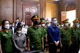 Phiên tòa xử "dì ghẻ" bạo hành đến chết con chồng đã tạm hoãn để điều tra bổ sung. Ảnh: TTXVN
