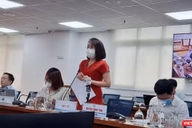 Bà Lê Thiện Quỳnh Như, Phó chánh văn phòng Sở Y tế TP.HCM phát biểu tại cuộc họp báo chiều 11/8. Ảnh: Hòa Bình
