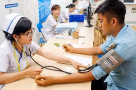 Khám sức khỏe lái xe: Bỏ xét nghiệm nồng độ cồn và khám thai sản