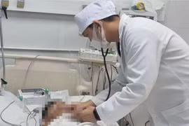 Ngộ độc bánh mì ở Đồng Nai: Các bệnh viện huy động tổng lực cứu chữa nạn nhân